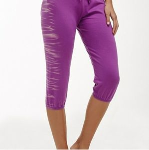 NWT Fabletics Hamilton Capri Sweatpants